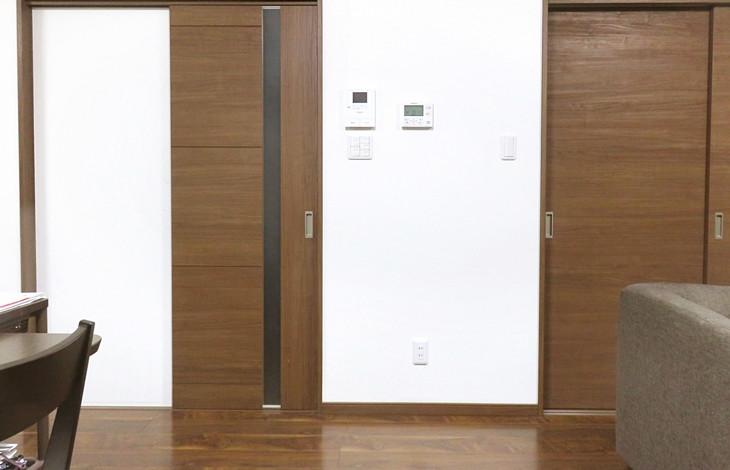 開き戸から引き戸への変更で動線を改善